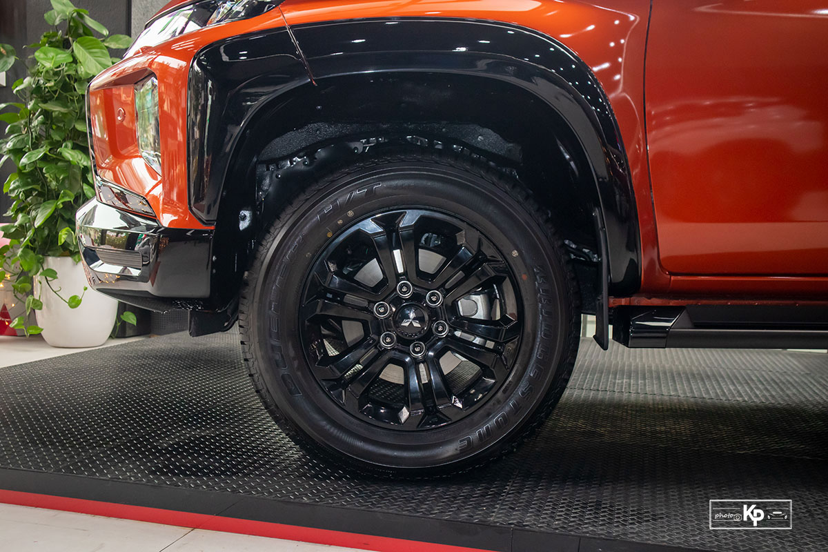Cận cảnh Mitsubishi Triton Athlete 2022 vừa về đại lý, trẻ trung và cá tính hơn a9