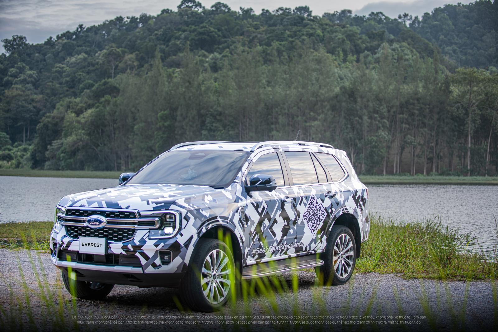 Ford Everest 2022 lộ diện trên đường thử với lớp ngụy trang kín mít 1