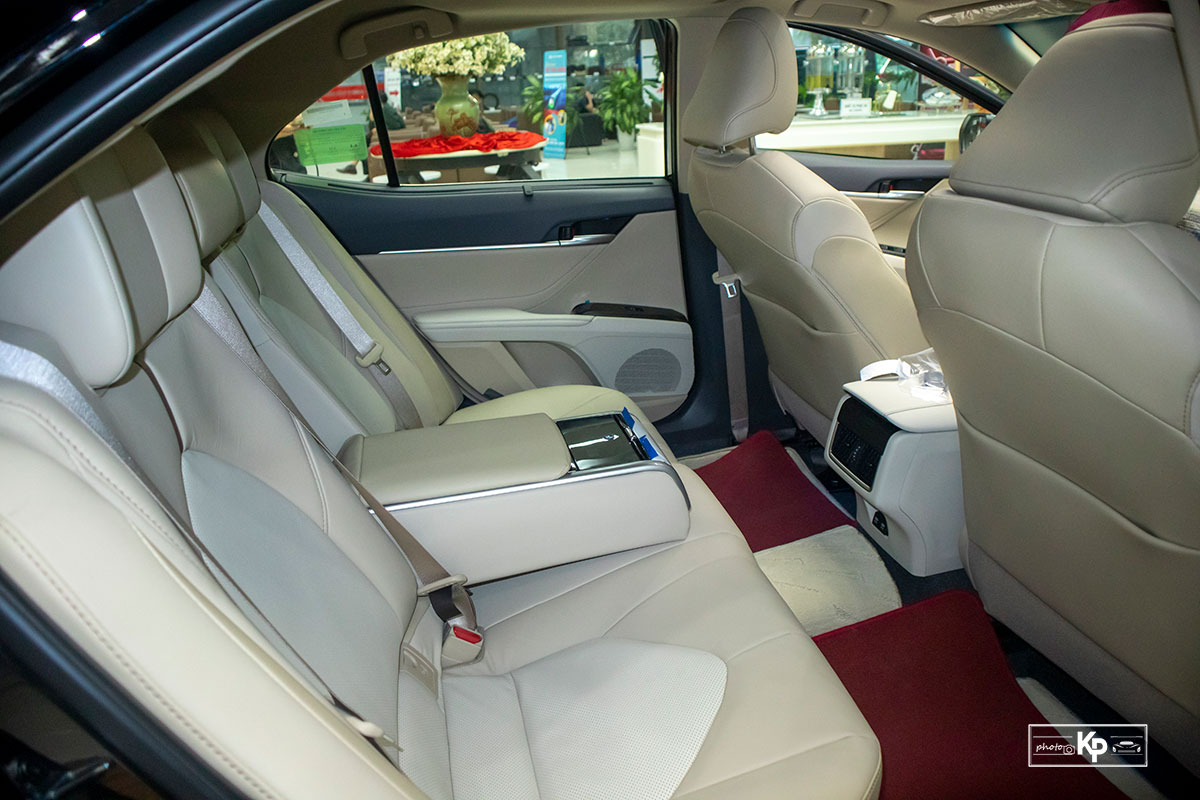 Chi tiết Toyota Camry 2.0Q 2022 vừa về đại lý, phiên bản mới nhiều tiên nghi đáng giá a20