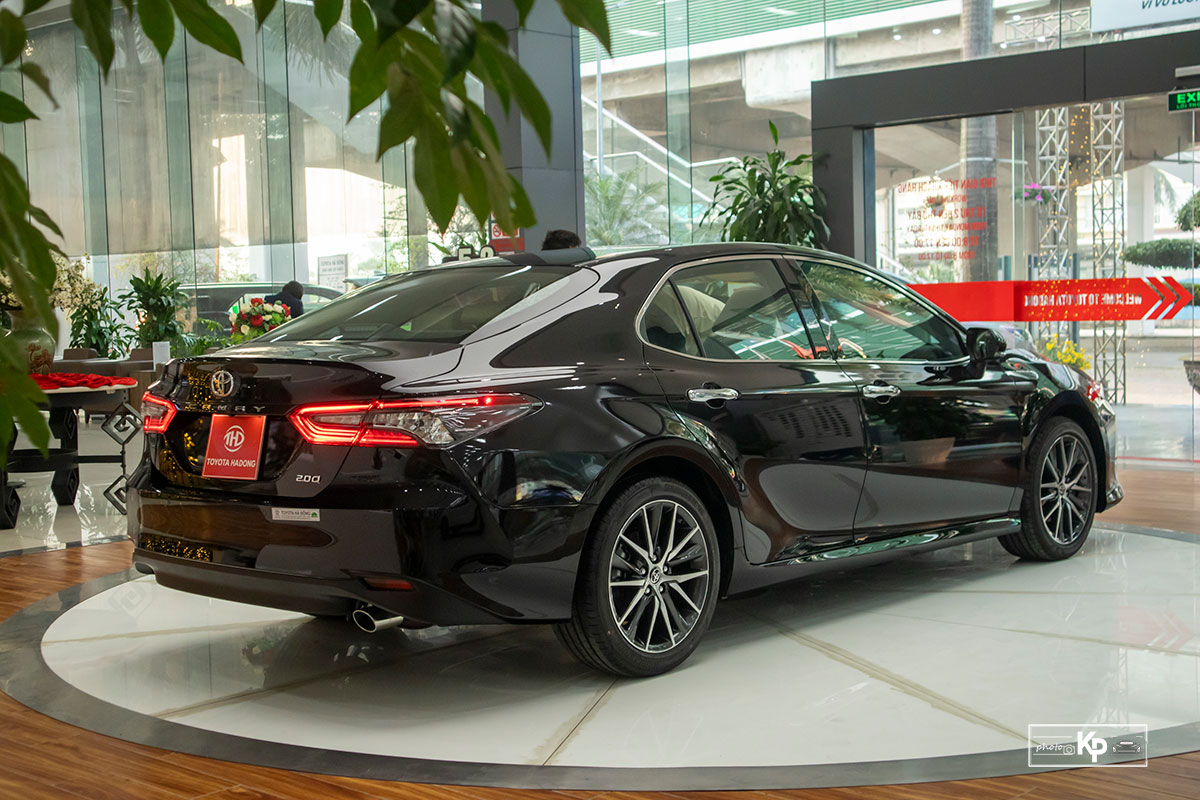 Chi tiết Toyota Camry 2.0Q 2022 vừa về đại lý, phiên bản mới nhiều tiên nghi đáng giá a11
