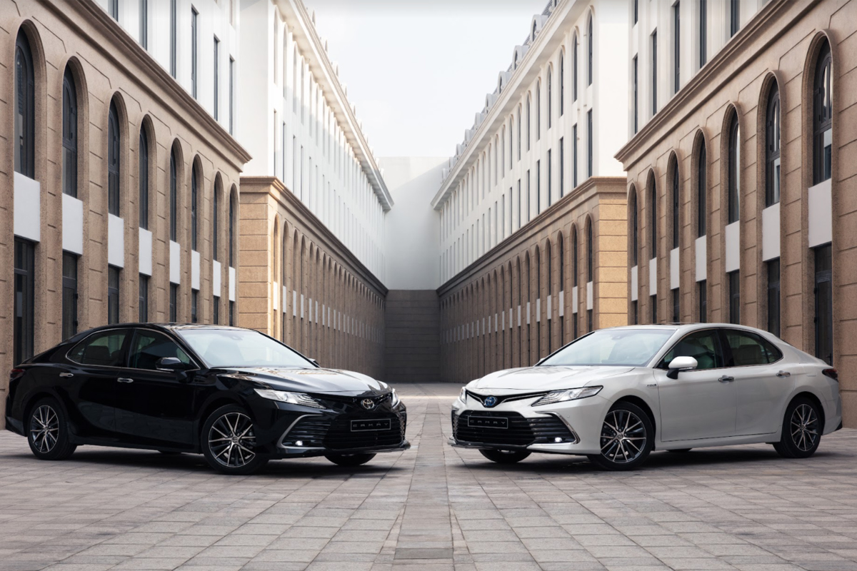 Toyota Camry 2022 chính thức ra mắt.