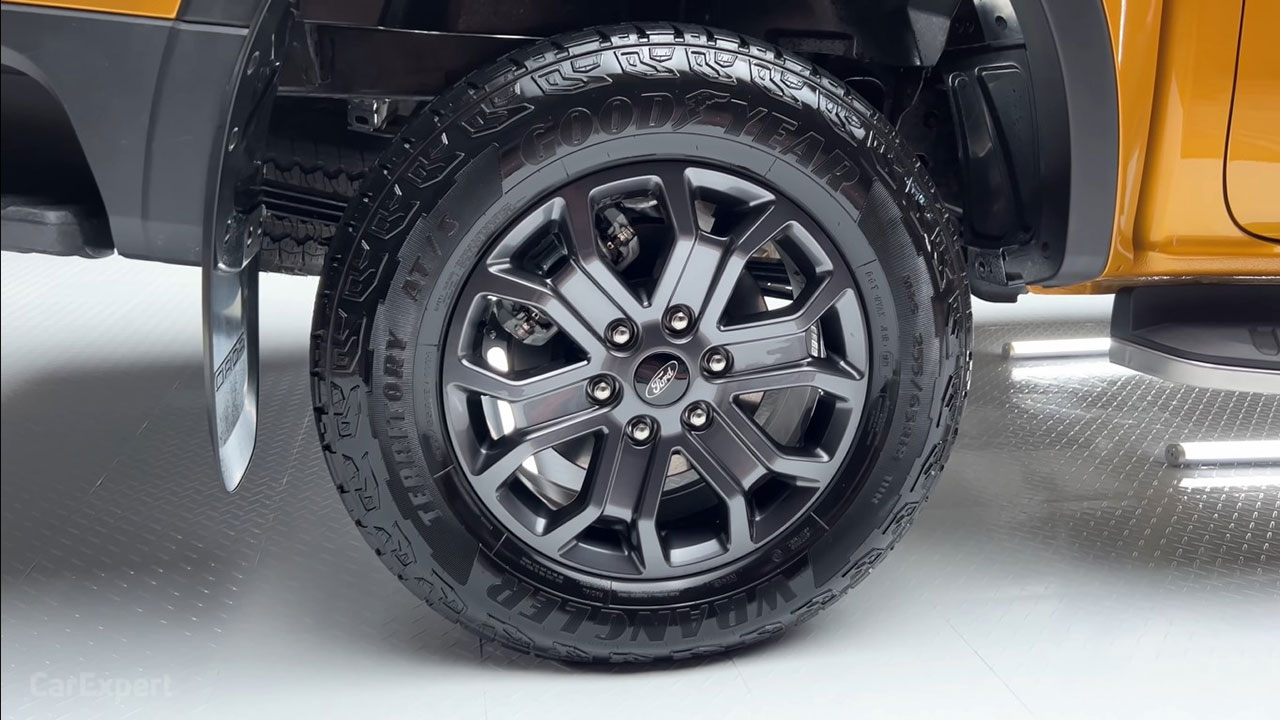 Ảnh thực tế Ford Ranger 2022, quá hiện đại khiến người Việt ngóng chờ a26