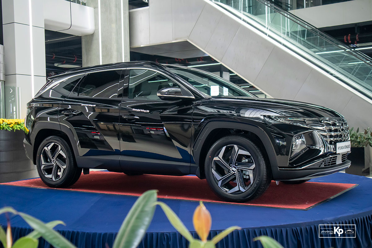 Cận cảnh Hyudai Tucson 1.6T 2022: Giá 1,020 tỷ, ngập option mà người dùng Honda CR-V, Mazda CX-5 ghen tỵ. a1