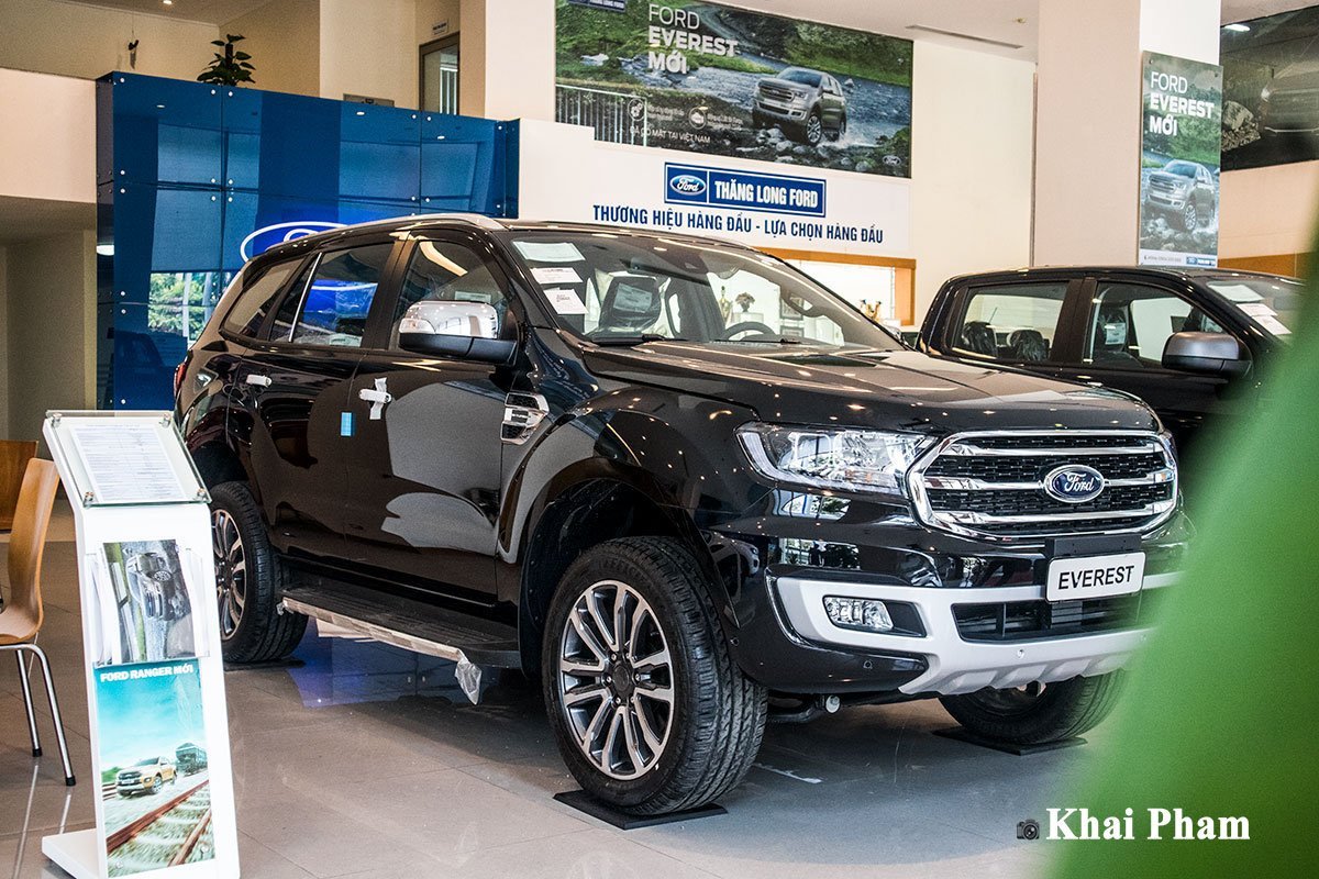 Ford Everest cũng tăng gi&aacute; đồng loạt c&aacute;c phi&ecirc;n bản th&ecirc;m 12 triệu.