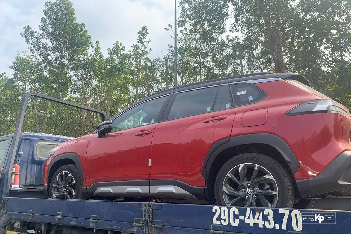 Toyota Corolla Cross GR-Sport 2022 đã về Việt Nam, chờ ngày ra mắt a3
