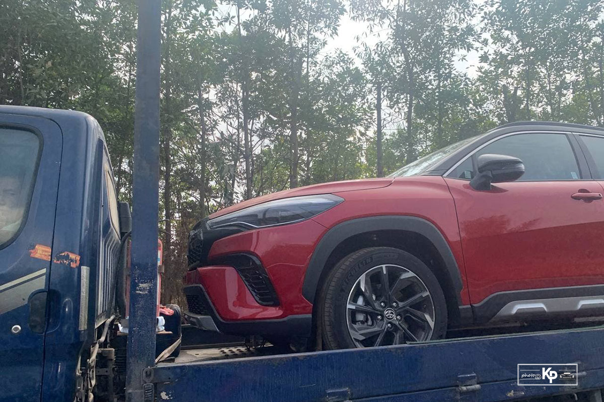 Toyota Corolla Cross GR-Sport 2022 đã về Việt Nam, chờ ngày ra mắt a1