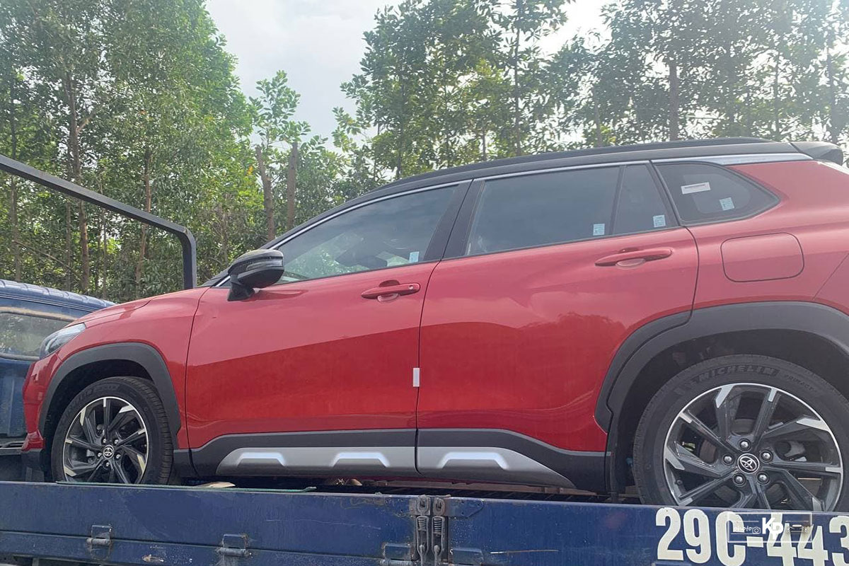 Toyota Corolla Cross GR-Sport 2022 đã về Việt Nam, chờ ngày ra mắt a5