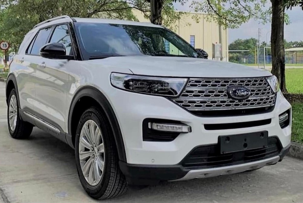 Ford Explorer 2022 thế hệ mới đã có lịch ra mắt, chu&acirc;̉n bị đ&ocirc;́i đ&acirc;̀u Toyota Land Cruiser Prado 1