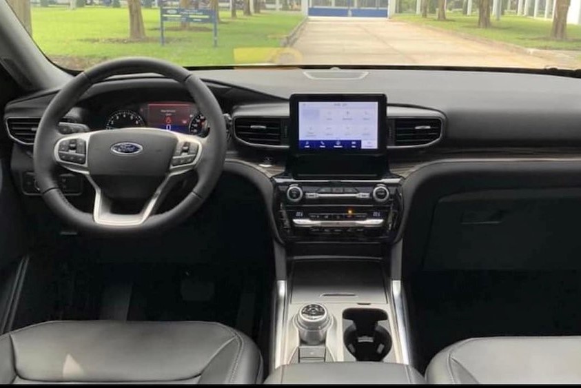 Ford Explorer 2022 thế hệ mới đã có lịch ra mắt, chu&acirc;̉n bị đ&ocirc;́i đ&acirc;̀u Toyota Land Cruiser Prado a3