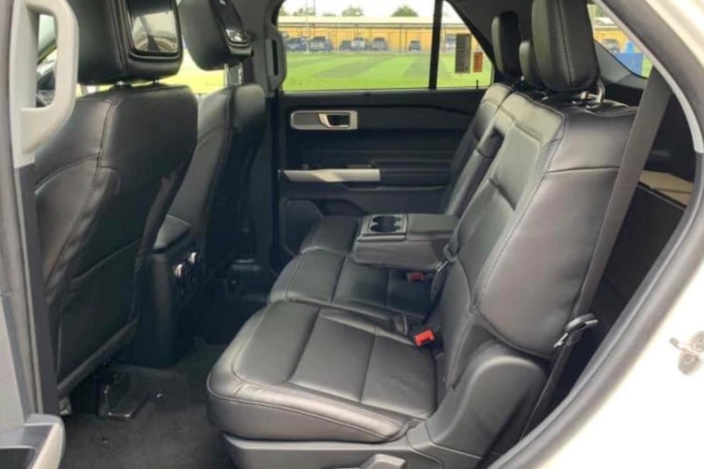 Ford Explorer 2022 thế hệ mới đã có lịch ra mắt, chu&acirc;̉n bị đ&ocirc;́i đ&acirc;̀u Toyota Land Cruiser Prado a5