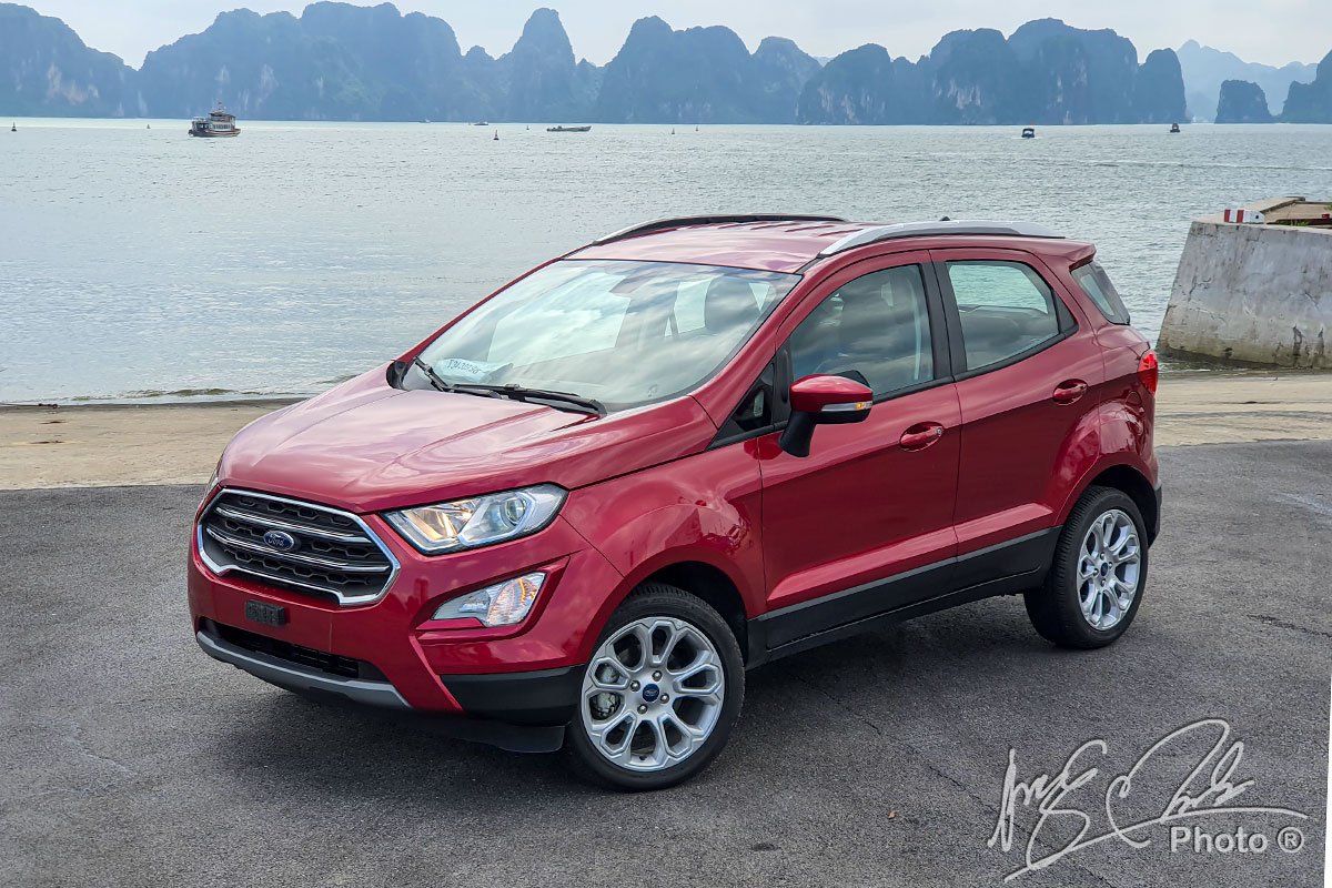 Ford triển khai ưu đ&atilde;i 50 triệu đồng d&agrave;nh cho cả 3 phi&ecirc;n bản.