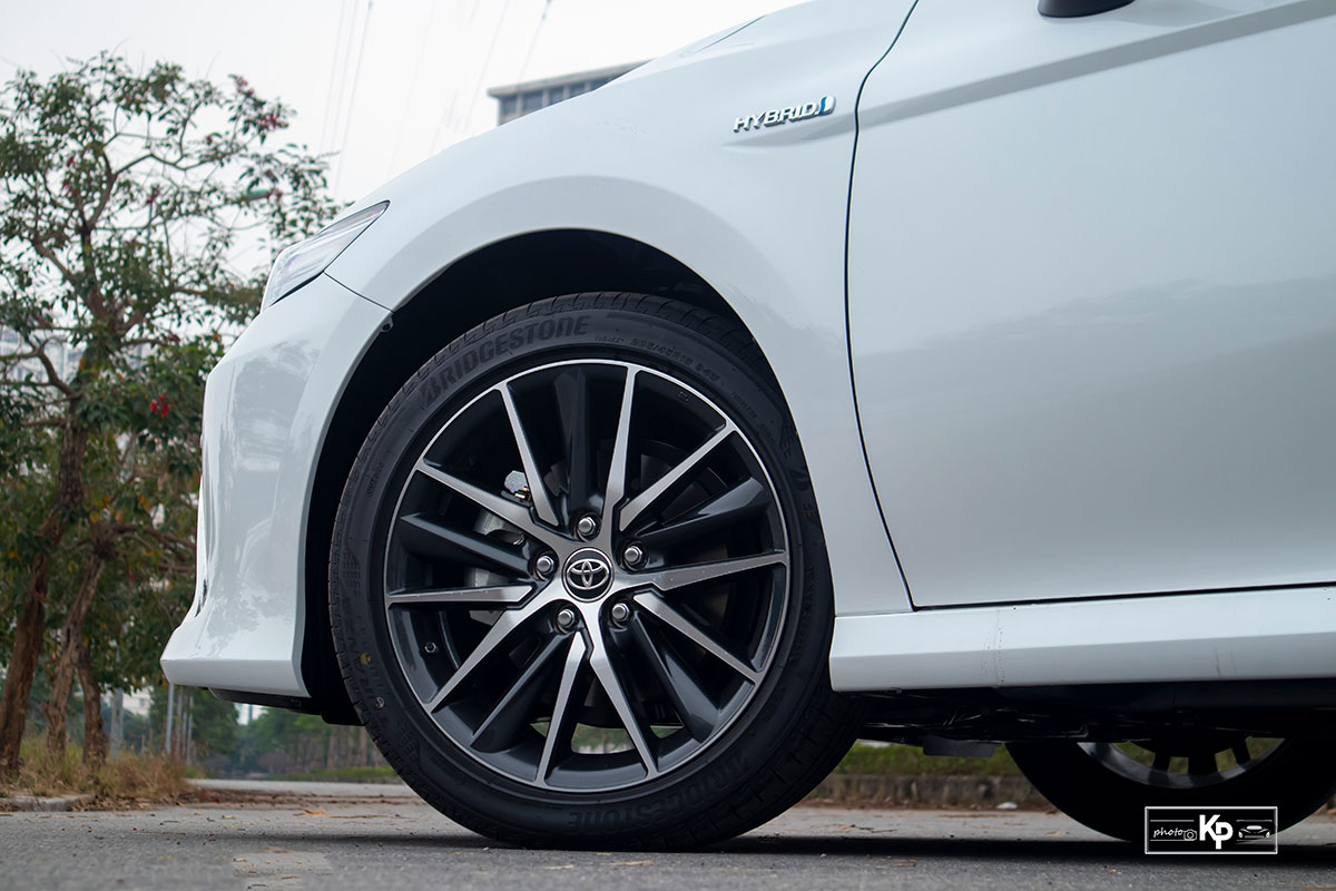 Đánh giá xe Toyota Camry 2022 a12