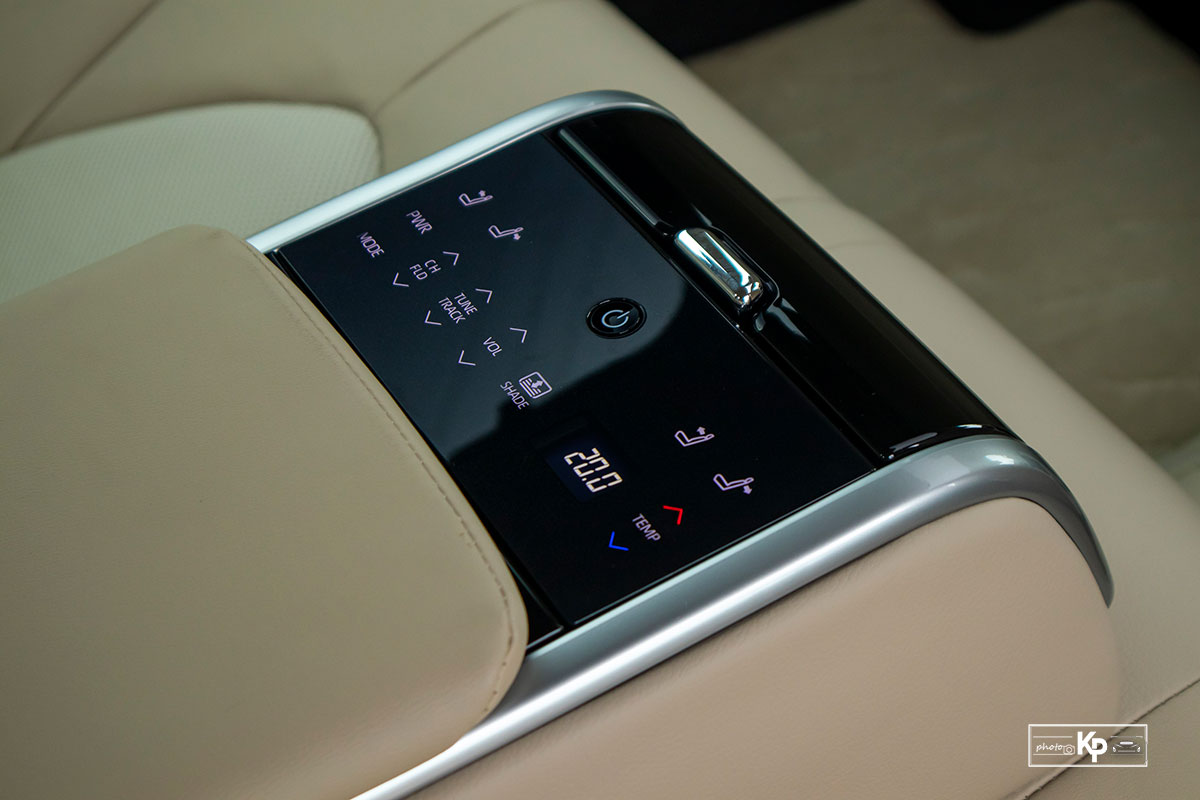 Đánh giá xe Toyota Camry 2022 a18