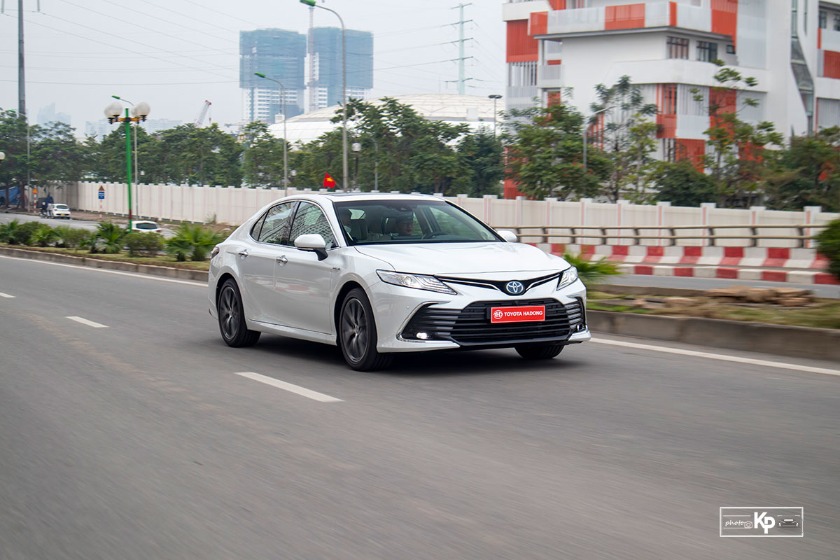 Đánh giá xe Toyota Camry 2022 a25
