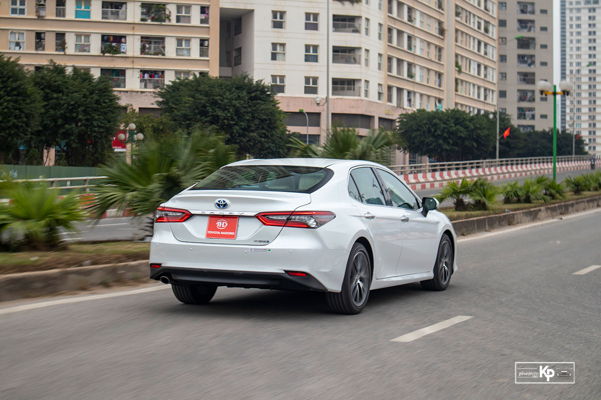 Đánh giá xe Toyota Camry 2022 a26