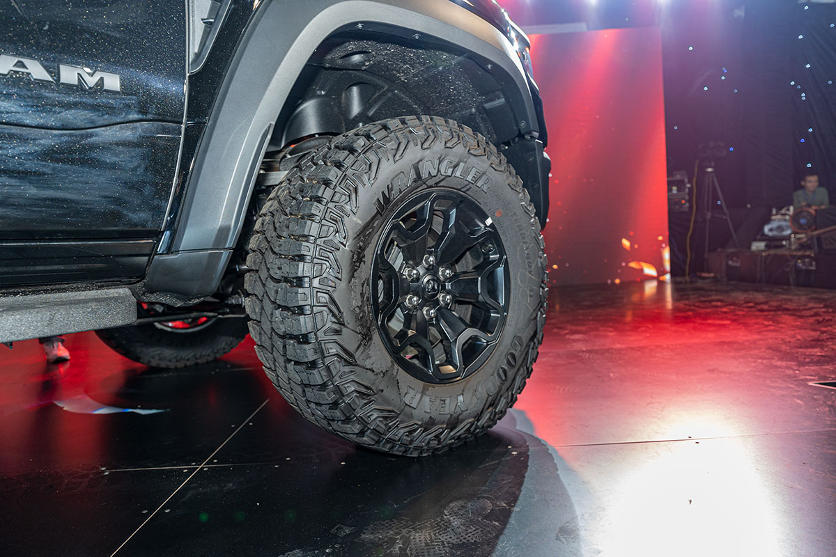 Bộ lốp Goodyear được thửa riêng cho RAM TRX.