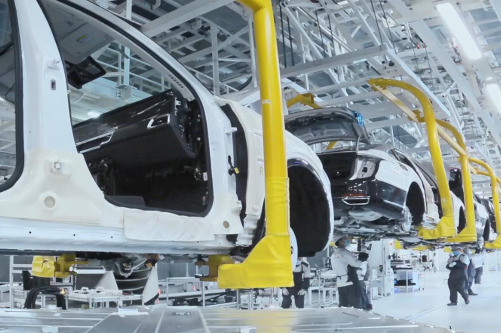 Hongqi H9 sử dụng chung khung g&acirc;̀m với Audi A6L 1
