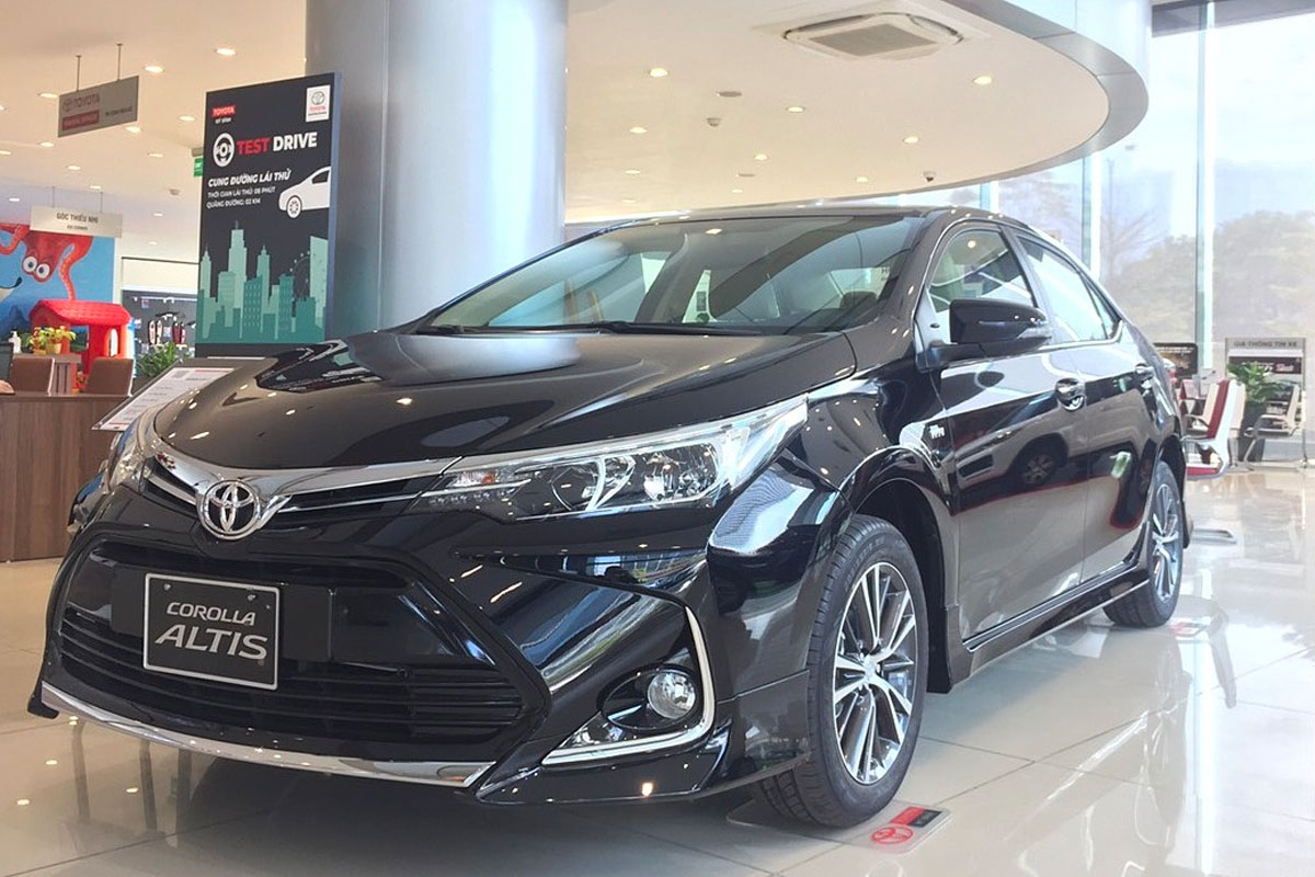 Corolla Altis bản E được ưu đ&atilde;i 55 triệu đồng.