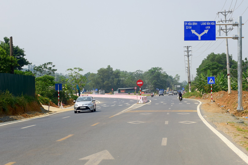 Đường H&ograve;a Lạc H&ograve;a B&igrave;nh