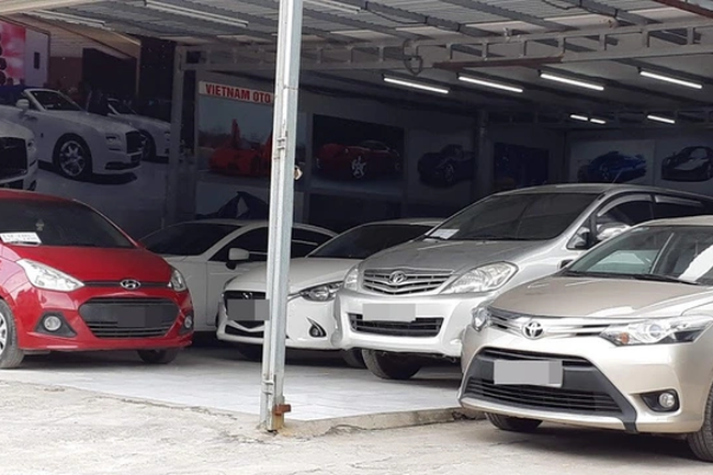 Dịch vụ thuê ô tô tự lái không "nóng" như mọi năm, cận Tết vẫn còn xe chờ khách 1