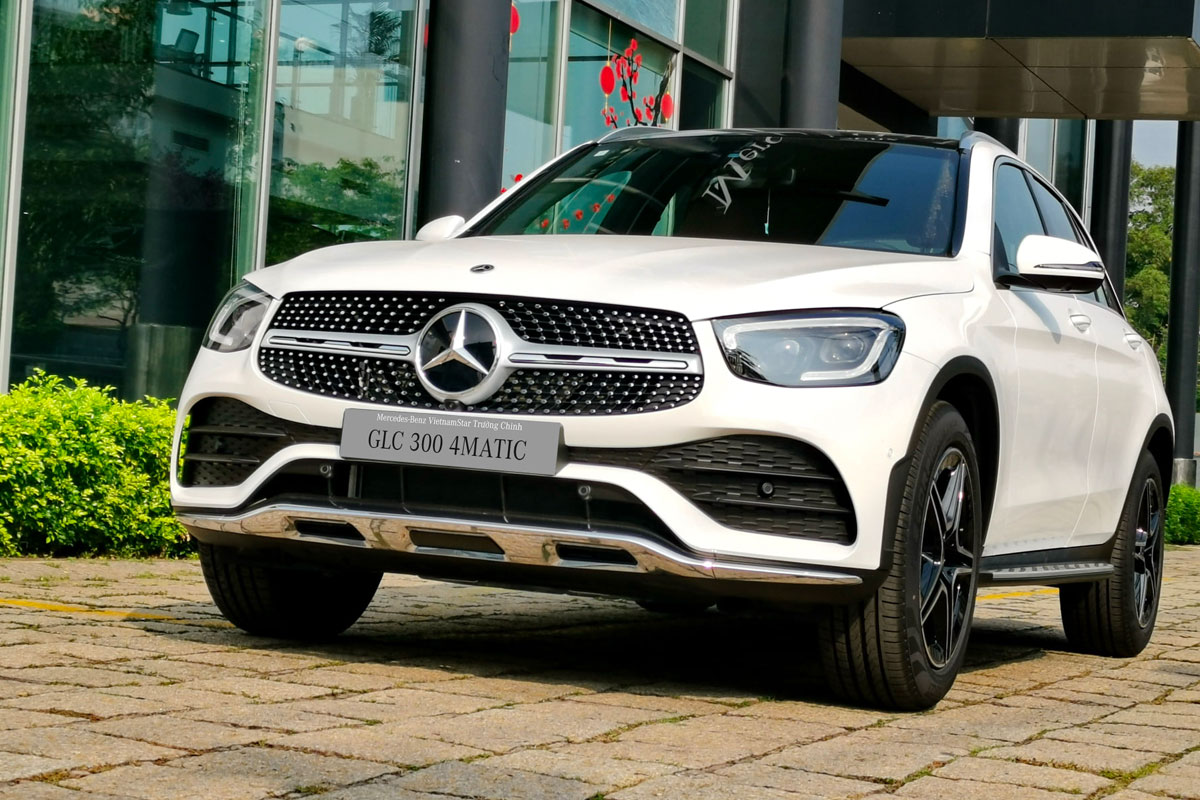 Mercedes-Benz GLC 300 4Matic tăng 31 triệu.