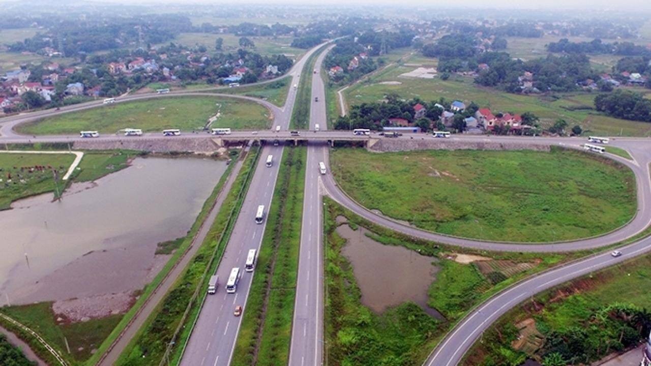 Thái Nguyên có vị trí đắc địa nằm ở trung tâm của vùng kinh tế trọng điểm phía Bắc với hệ thống hạ tầng kết nối hiện đại, luôn trong tốp đầu về thu hút đầu tư FDI