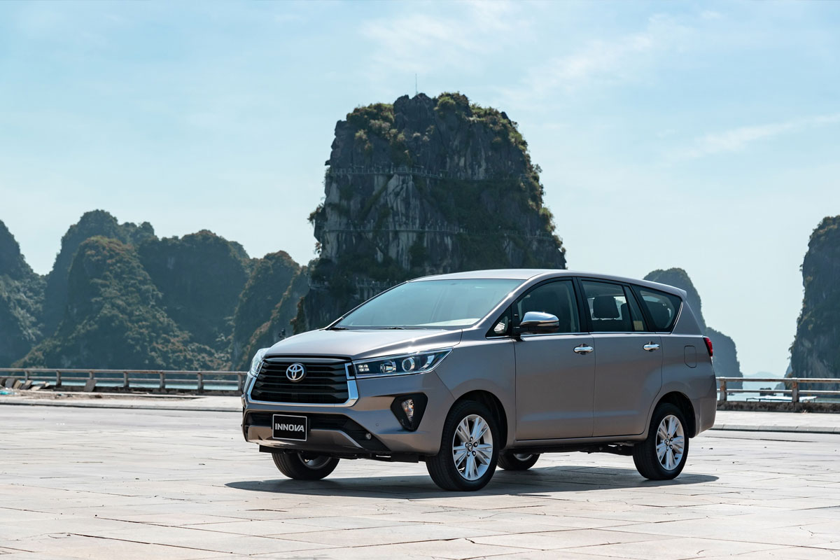 Toyota hỗ trợ lệ ph&iacute; trước bạ 15.000.000 đồng cho Innova.