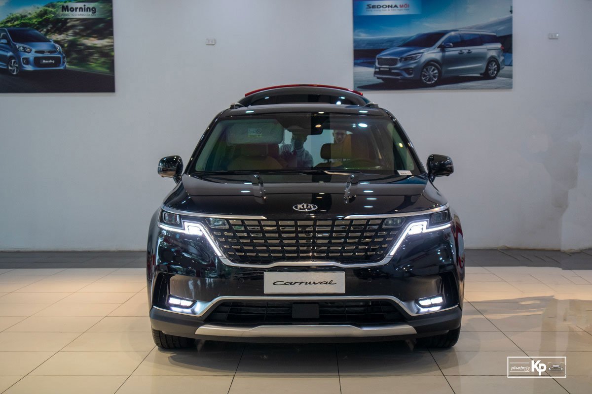 KIA Carnival x&ecirc;́p thứ 2 trong ph&acirc;n khúc với 900 xe bán ra 1