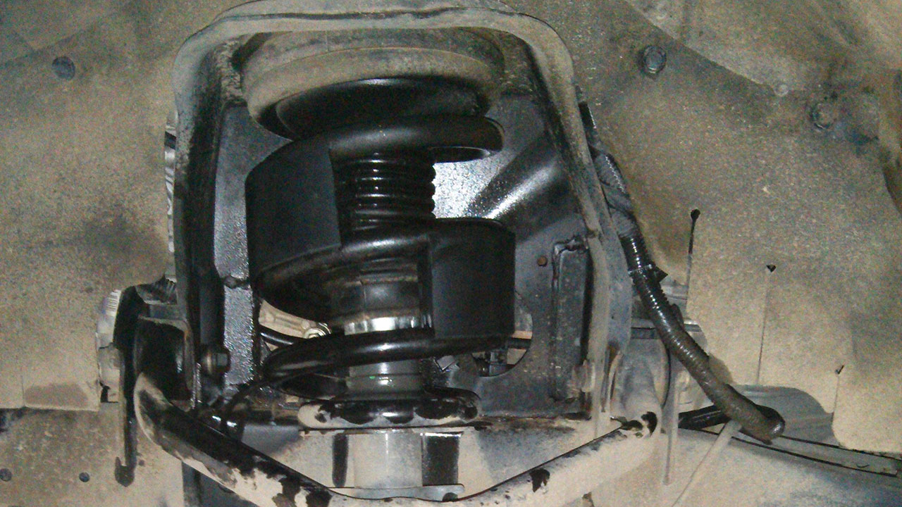 N&acirc;ng khoảng s&aacute;ng gầm xe bằng c&aacute;ch th&ecirc;m bộ cuộn d&acirc;y trợ lực.