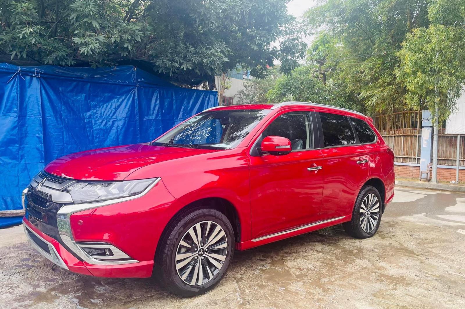 Mitsubishi Outlander 2022 b&ocirc;̉ sung nhi&ecirc;̀u trang bị đáng ti&ecirc;̀n, đại lý bắt đ&acirc;̀u nh&acirc;̣n cọc dù chưa ra mắt 1