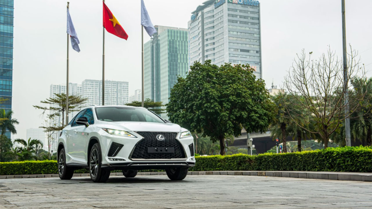 Lexus F Sport 11.