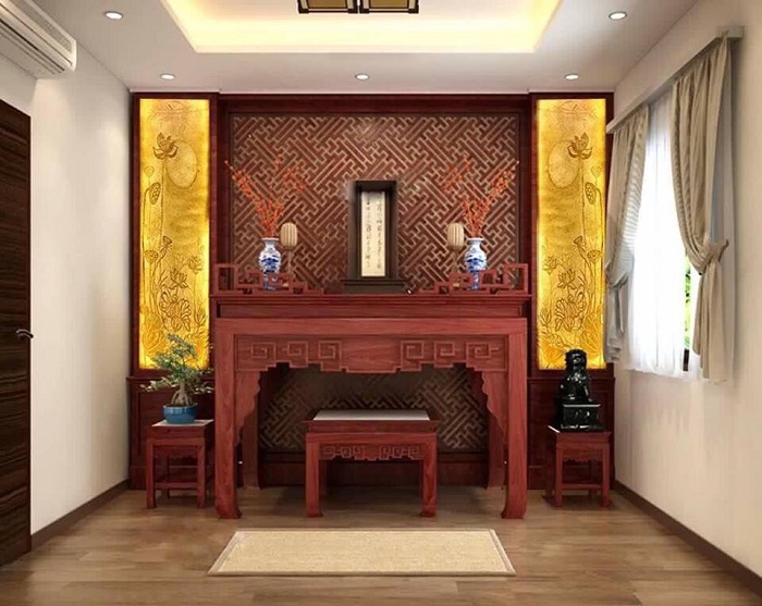 Ph&ograve;ng thờ tho&aacute;ng s&aacute;ng, b&agrave;i tr&iacute; gọn g&agrave;ng, trang nghi&ecirc;m.