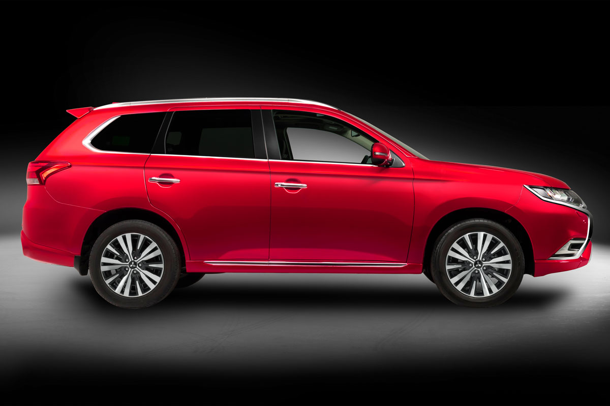 Thân xe Mitsubishi Outlander 2022.