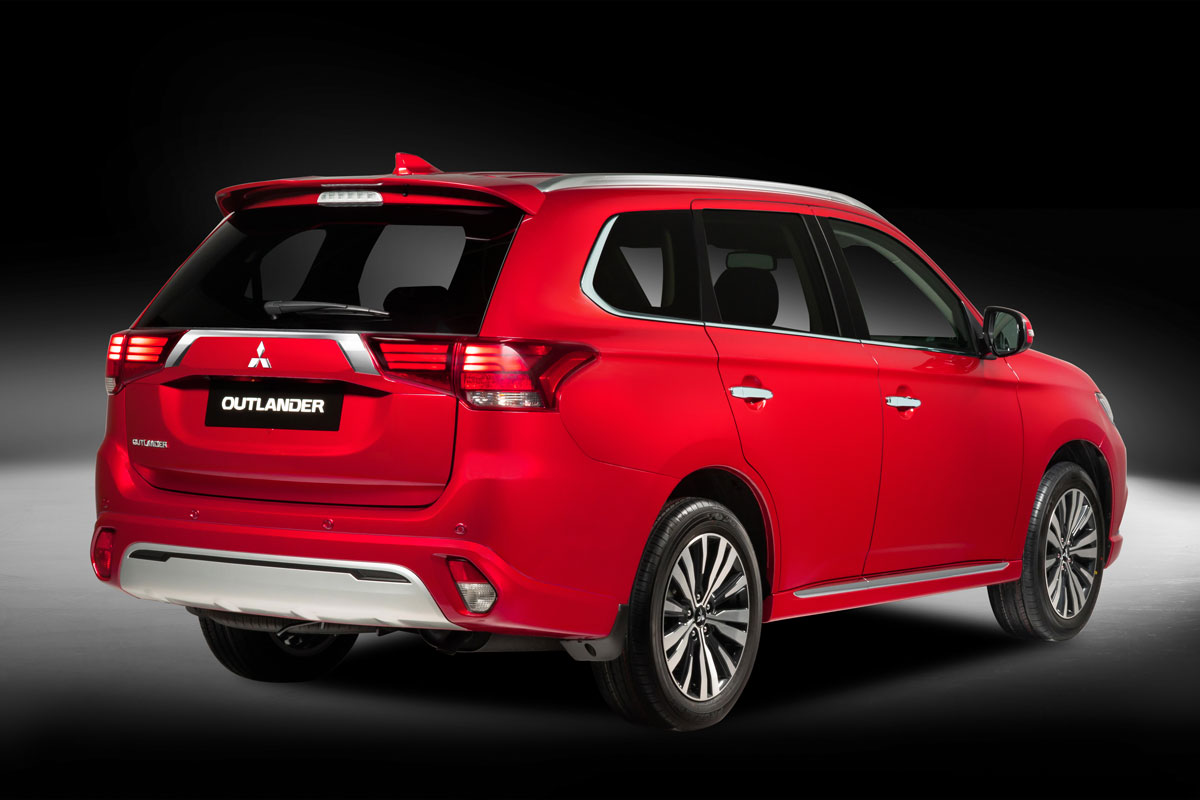 Mitsubishi Outlander 2022 thuộc phiên bản nâng cấp giữa vòng đời.