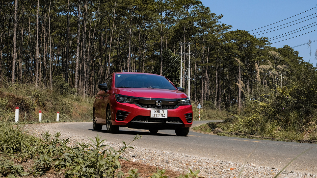 Honda HR-V 2022 ưu đ&atilde;i khủng, b&aacute;n k&egrave;m 170 triệu đồng cho kh&aacute;ch mua bản L 1