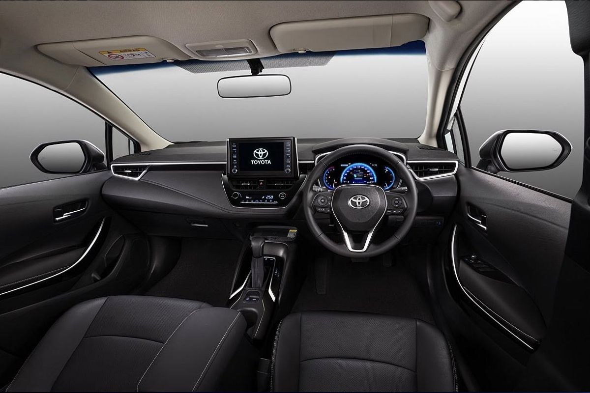 Khoang l&aacute;i Toyota Corolla Altis 2022 c&oacute; thiết kế tương đồng với Corolla Cross.