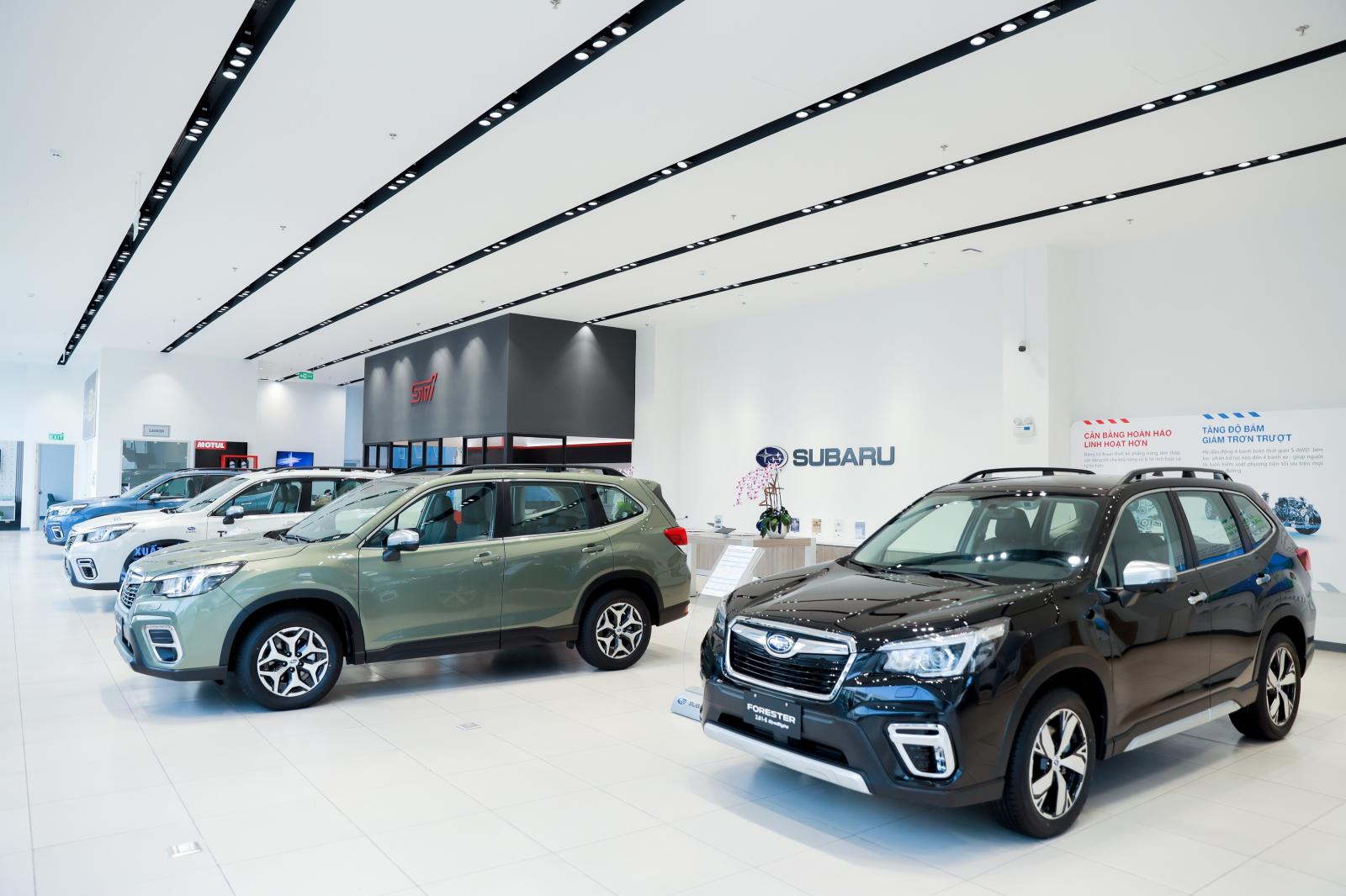 Subaru Forester giảm gi&aacute; gần 200 triệu đồng, tặng k&egrave;m qu&agrave; tặng hấp dẫn 1