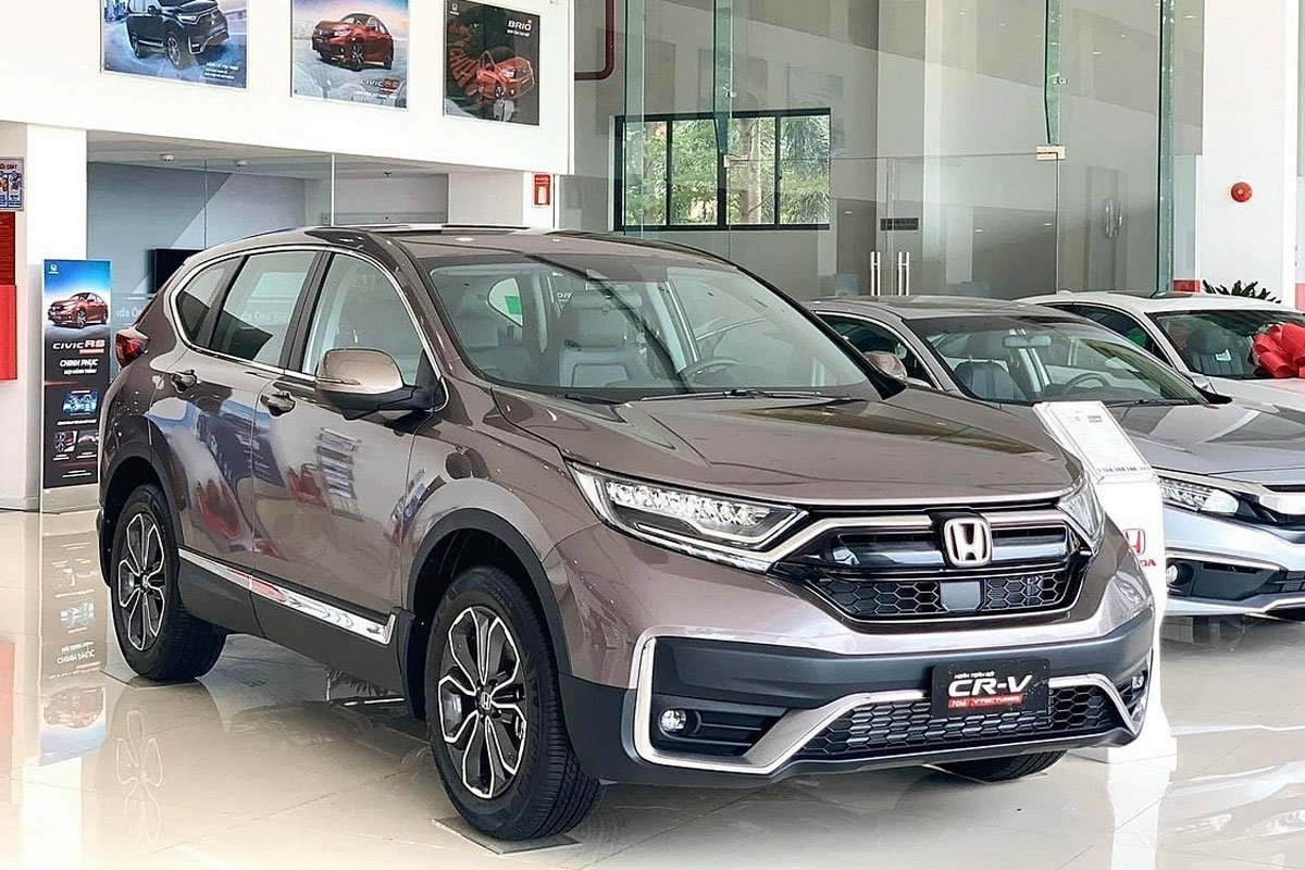 Honda CR-V cũng được đại l&yacute; ưu đ&atilde;i tới 250 triệu.