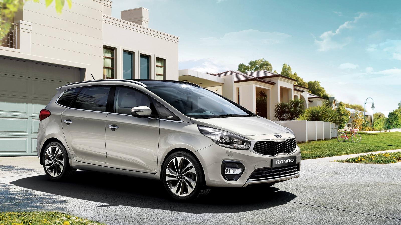 KIA Rondo gi&aacute; 559 - 655 triệu đồng 1