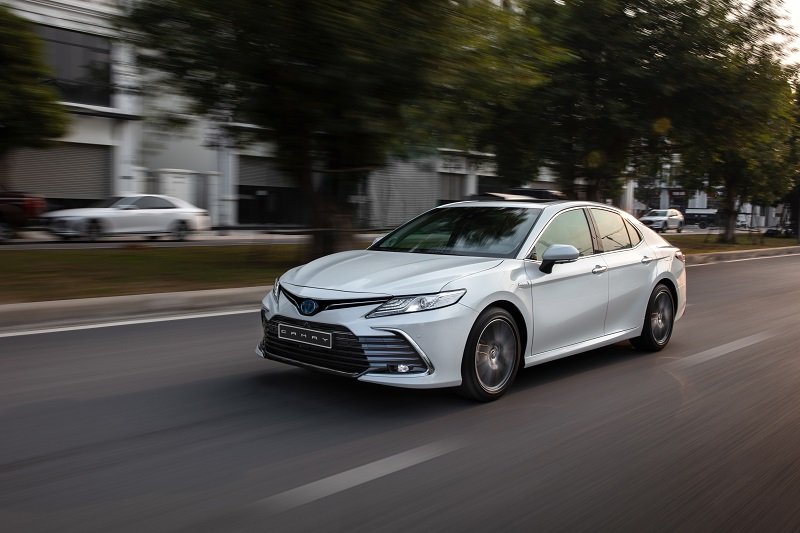 Toyota Camry Hybrid 1