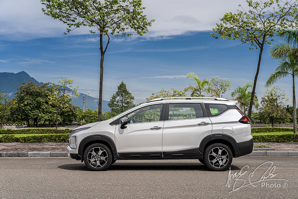 Mitsubishi Xpander dẫn đầu ph&acirc;n kh&uacute;c, kh&ocirc;ng cho đối thủ cơ hội vượt mặt 1
