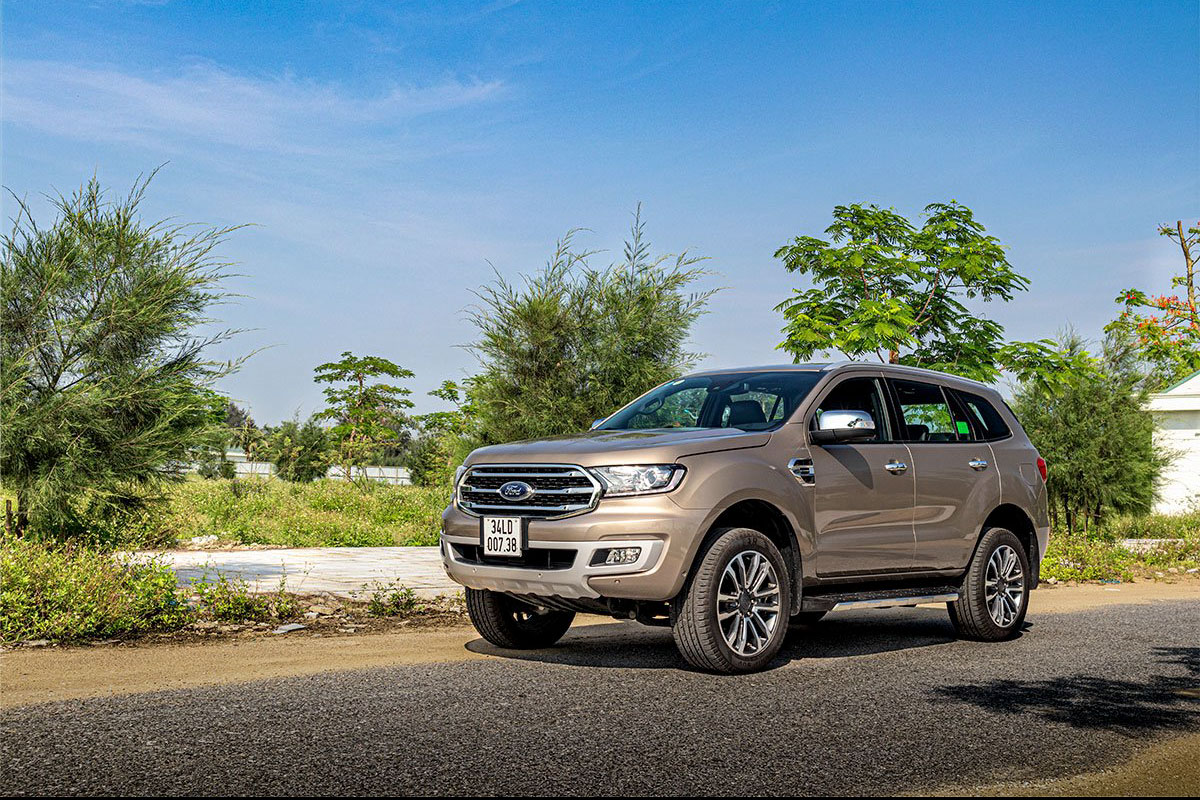 Đầu xe Ford Everest 2020.