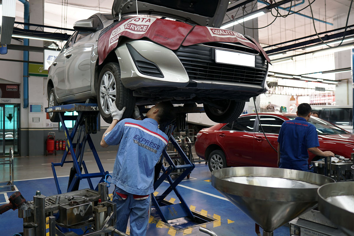 Chăm s&oacute;c động cơ thường xuy&ecirc;n cũng l&agrave; c&aacute;ch gi&uacute;p giảm mức ti&ecirc;u thụ nhi&ecirc;n liệu của xe.