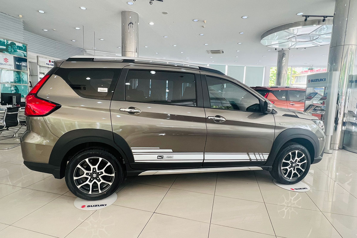 Suzuki XL7 2022 đ&atilde; c&oacute; mặt tại c&aacute;c showroom v&agrave; đại l&yacute; của VISUCO tr&ecirc;n to&agrave;n quốc.