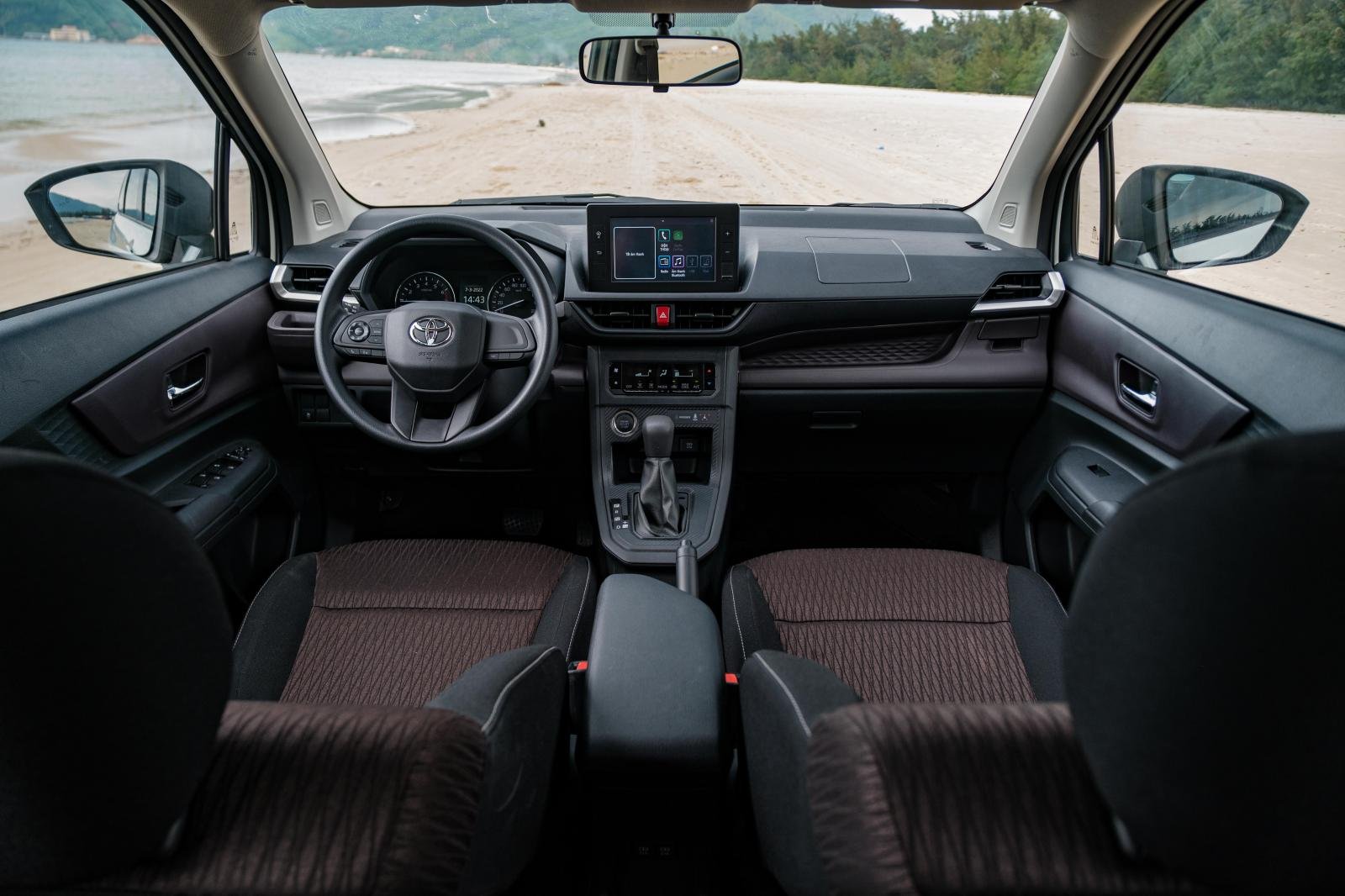 Thiết kế nội thất xe Toyota Avanza Premio 1