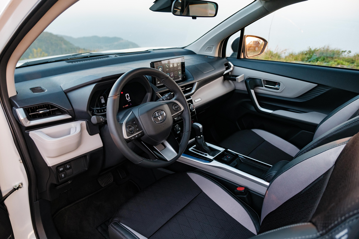 Nội thất Toyota Veloz Cross 