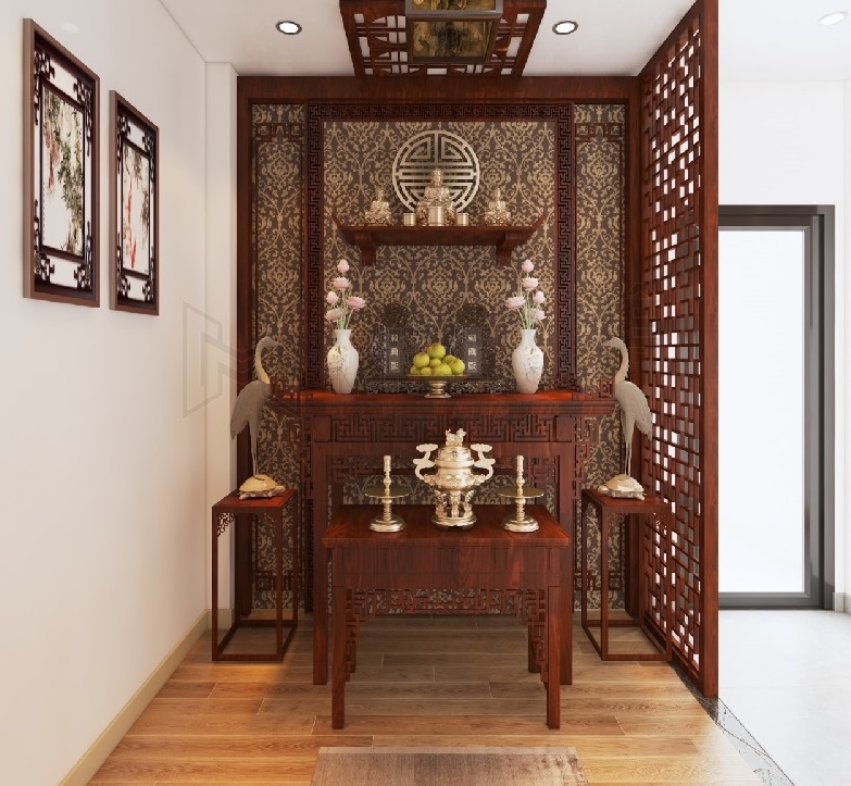 Phòng thờ phân tách với lối hành lang bởi lam gỗ chạm khắc tinh tế.