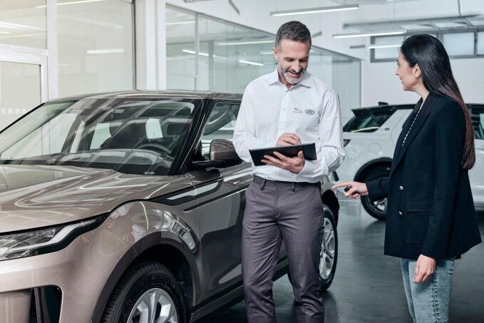 &aacute;p dụng l&agrave; tất cả những kh&aacute;ch h&agrave;ng đang sở hữu một trong những phi&ecirc;n bản xe Jaguar hoặc Land Rover. a3