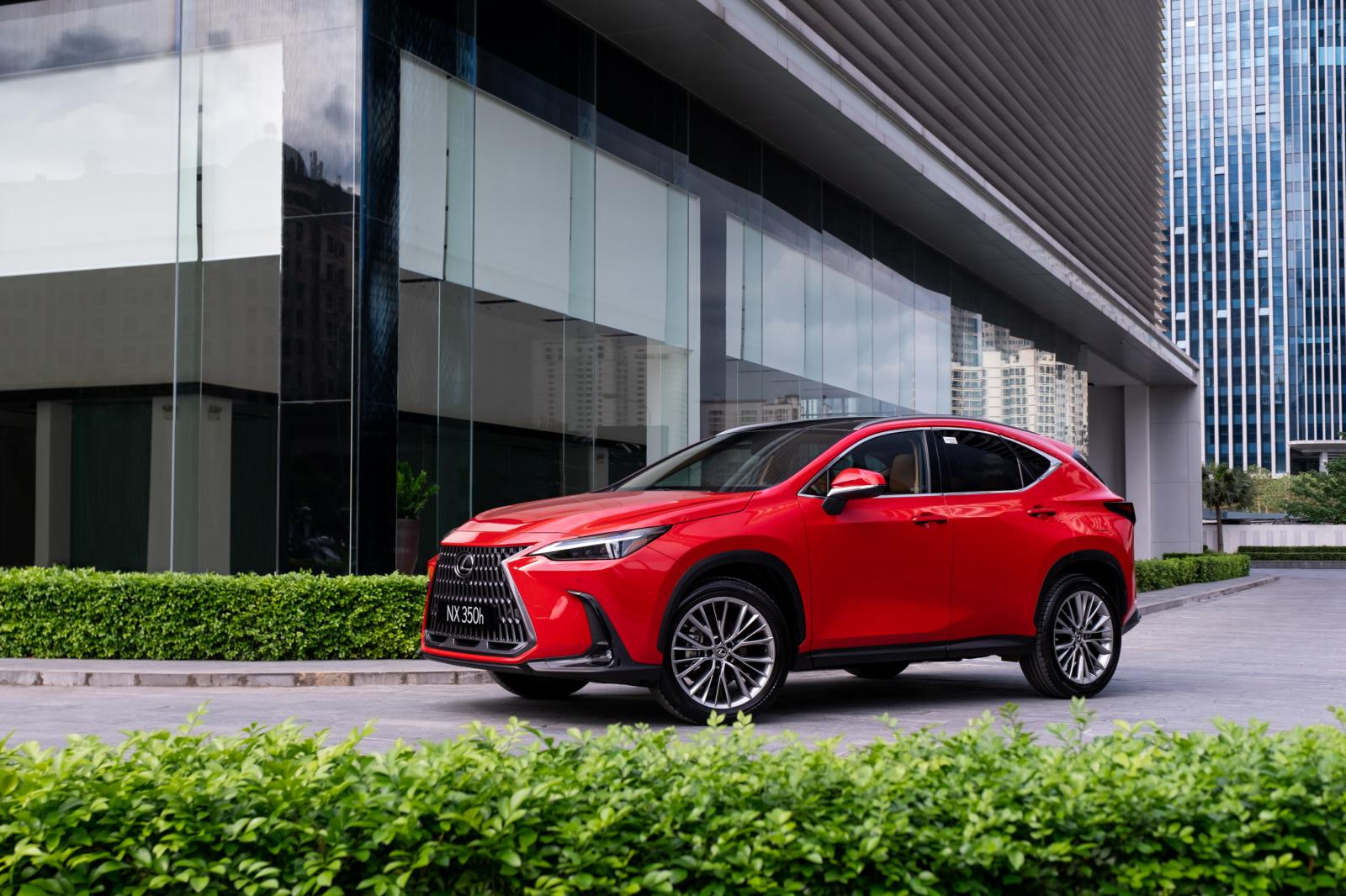 Giá xe Lexus NX 350 hoàn toàn mới tại Việt Nam.