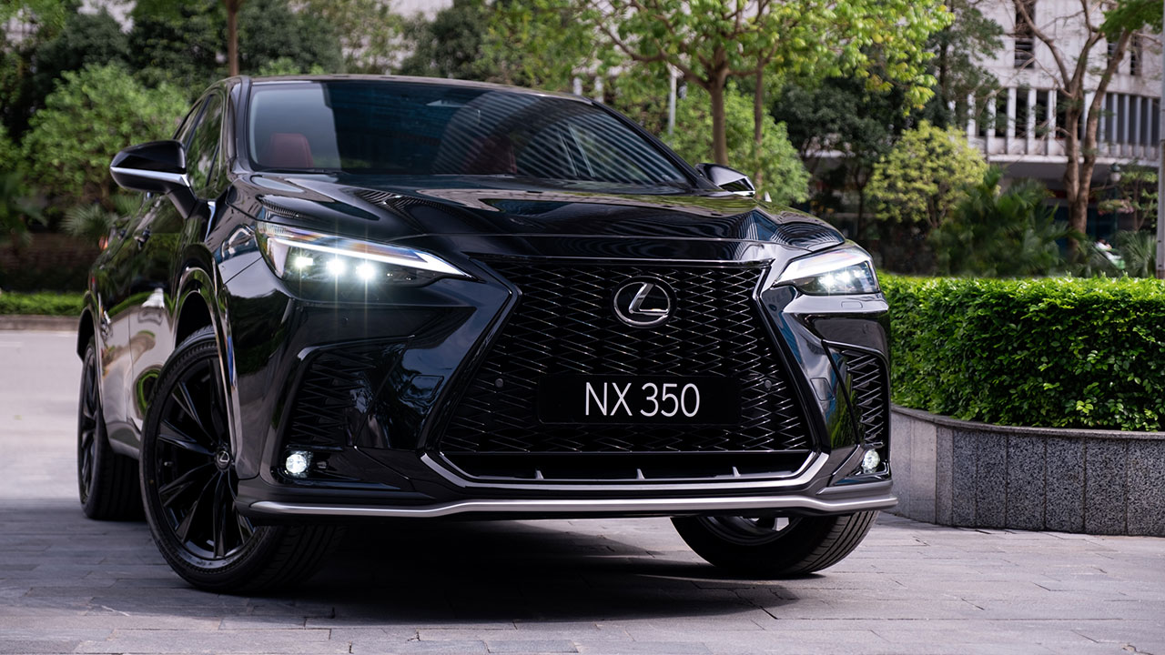 Lexus NX 350 F SPORT.